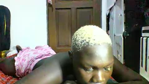 blackmarvel02 online show from December 16, 6:51 am