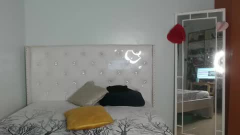 Cleo online show from February 19, 6:59 pm