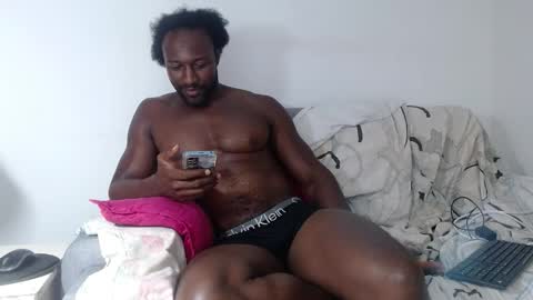 Snapshot of blacknikes chatting on February 7, 5:11 am Twtter 1MikeBeckford Onlyfns beckfordmike online show from February 7, 5:11 am