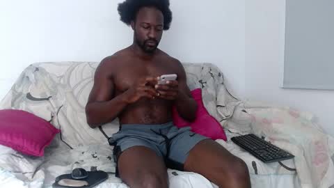 Snapshot of blacknikes chatting on February 23, 11:18 am Twtter 1MikeBeckford Onlyfns beckfordmike online show from February 23, 11:18 am