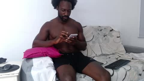 Snapshot of blacknikes chatting on February 26, 11:42 am Twtter 1MikeBeckford Onlyfns beckfordmike online show from February 26, 11:42 am