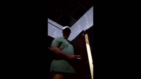 Snapshot of blacknwhite713 chatting on May 7, 5:29 pm blacknwhite713 online show from May 7, 5:29 pm