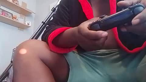 Snapshot of blacknwhitexxxx chatting on May 27, 5:15 am blacknwhitexxxx online show from May 27, 5:15 am