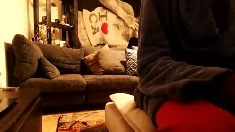 Snapshot of blackriches96 chatting on February 19, 1:34 am blackriches96 online show from February 19, 1:34 am