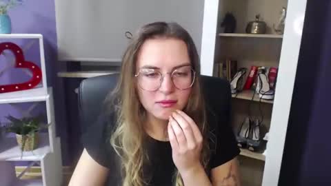 Z O E Y online show from December 30, 5:26 am