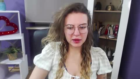 Z O E Y online show from January 8, 5:16 am