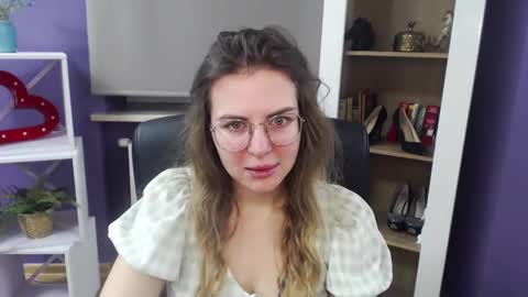 Z O E Y online show from January 17, 6:26 am