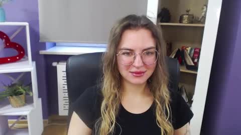 Z O E Y online show from January 21, 8:41 am