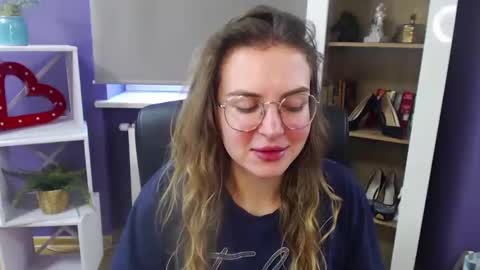 Z O E Y online show from February 3, 9:08 am