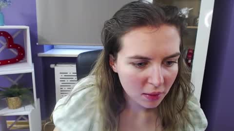 Z O E Y online show from February 10, 9:14 am