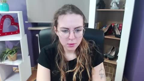 Z O E Y online show from February 24, 5:33 am