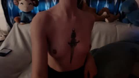 Snapshot of blackrxse chatting on January 22, 12:16 am Roselina online show from January 22, 12:16 am