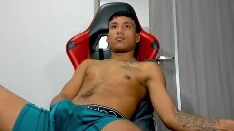 Snapshot of blacksex_boy chatting on February 17, 6:10 am Marlon online show from February 17, 6:10 am