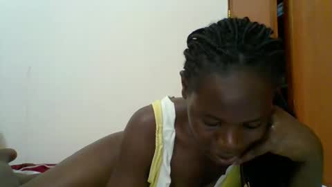 Snapshot of blacksexygal chatting on October 16, 3:24 pm SARAH online show from October 16, 3:24 pm