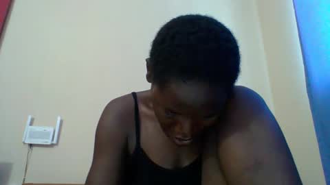 Snapshot of blacksexygal chatting on May 8, 6:19 am SARAH online show from May 8, 6:19 am