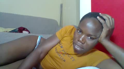 Snapshot of blacksexygal chatting on May 18, 10:04 pm SARAH online show from May 18, 10:04 pm