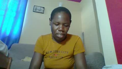 Snapshot of blacksexygal chatting on May 19, 5:47 am SARAH online show from May 19, 5:47 am