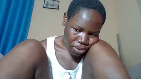 Snapshot of blacksexygal chatting on June 11, 12:32 am SARAH online show from June 11, 12:32 am