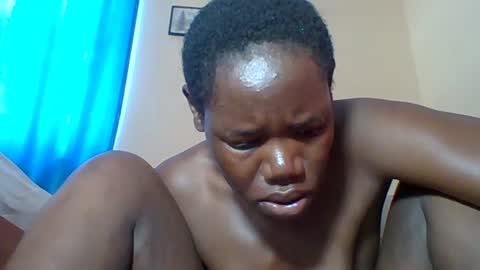 Snapshot of blacksexygal chatting on June 12, 7:18 am SARAH online show from June 12, 7:18 am
