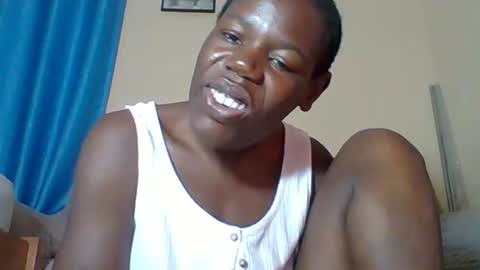 Snapshot of blacksexygal chatting on June 12, 7:24 pm SARAH online show from June 12, 7:24 pm