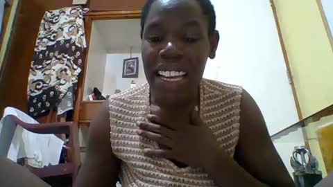 Snapshot of blacksexygal chatting on June 13, 7:34 pm SARAH online show from June 13, 7:34 pm