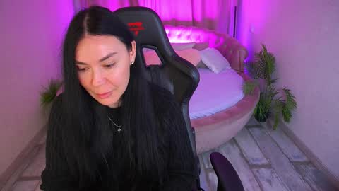 Snapshot of blacksilkqueen chatting on November 20, 8:25 am blacksilkqueen online show from November 20, 8:25 am