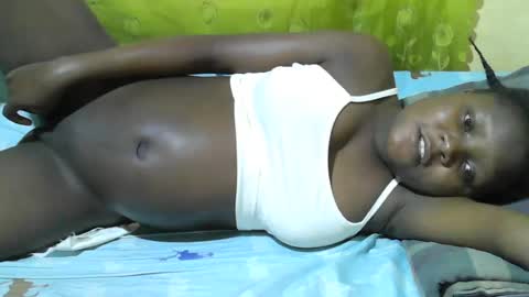 Snapshot of blackslim_girl2 chatting on July 3, 6:25 pm blackslim_girl2 online show from July 3, 6:25 pm