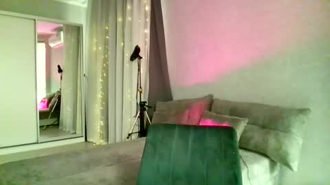 Snapshot of blacky_berry chatting on October 2, 11:39 am Ivy online show from October 2, 11:39 am
