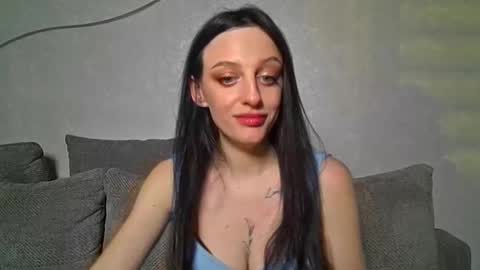 Snapshot of blacky_berry chatting on March 8, 3:16 pm Ivy online show from March 8, 3:16 pm