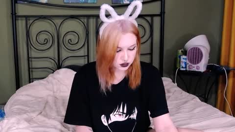 Snapshot of blacky_tea chatting on December 7, 6:32 am blacky_tea online show from December 7, 6:32 am