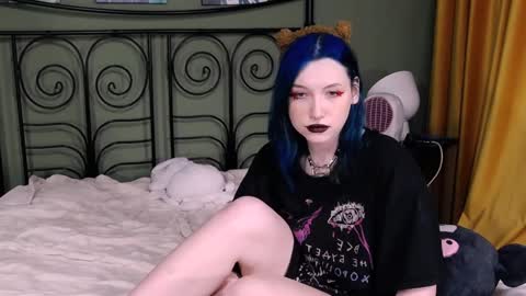 Snapshot of blacky_tea chatting on January 5, 10:29 pm blacky_tea online show from January 5, 10:29 pm
