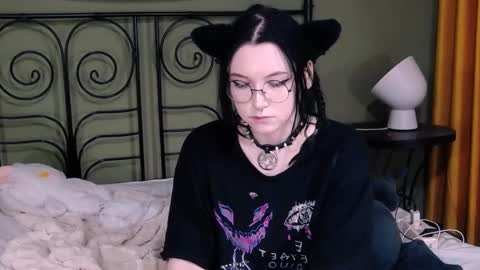 Snapshot of blacky_tea chatting on March 8, 2:45 am blacky_tea online show from March 8, 2:45 am