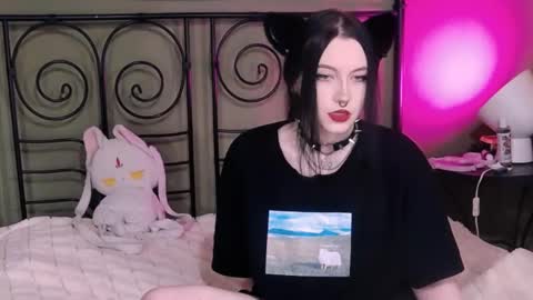 Snapshot of blacky_tea chatting on October 31, 3:29 am blacky_tea online show from October 31, 3:29 am