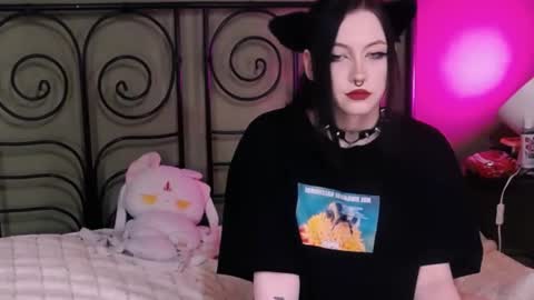 Snapshot of blacky_tea chatting on November 2, 9:22 am blacky_tea online show from November 2, 9:22 am