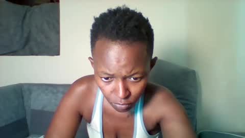 Snapshot of blacky_winndy chatting on October 12, 2:21 am blacky_winndy online show from October 12, 2:21 am