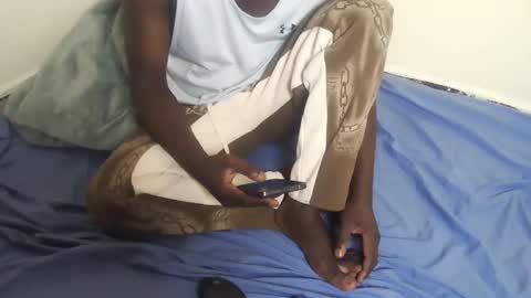 Snapshot of blackzilian_5 chatting on April 26, 10:46 am blackzilian_5 online show from April 26, 10:46 am