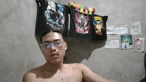 Snapshot of blade_sensual chatting on July 2, 7:58 am blade_sensual online show from July 2, 7:58 am