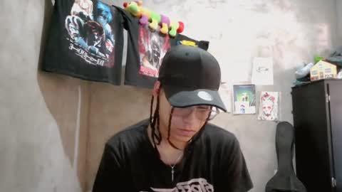 Snapshot of blade_sensual chatting on July 19, 6:33 pm blade_sensual online show from July 19, 6:33 pm