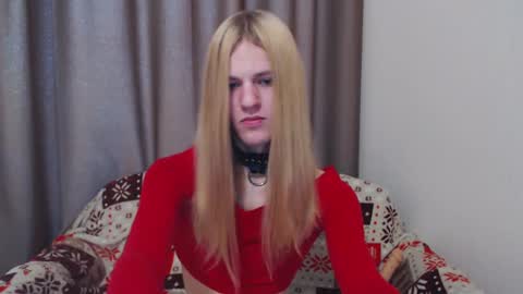 blaire 18 online show from January 2, 5:46 am