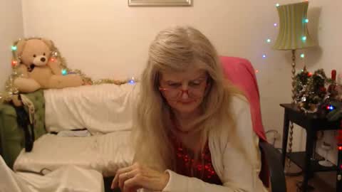 Snapshot of blairfort chatting on December 28, 1:08 am blairfort online show from December 28, 1:08 am