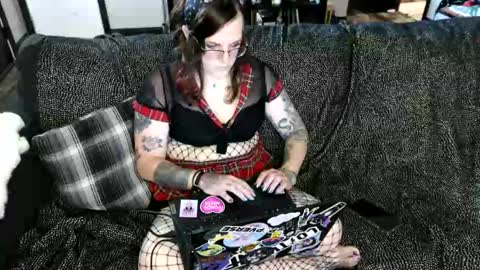 Snapshot of blairxskylar chatting on June 8, 2:50 pm blairxskylar online show from June 8, 2:50 pm
