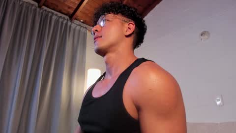 Snapshot of blake_levi chatting on December 27, 4:47 am Blake Levi Independent Model online show from December 27, 4:47 am