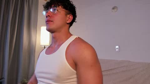 Snapshot of blake_levi chatting on January 3, 1:05 am Blake Levi Independent Model online show from January 3, 1:05 am