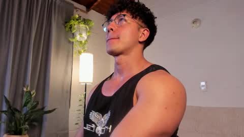 Snapshot of blake_levi chatting on February 19, 2:12 am Blake Levi Independent Model online show from February 19, 2:12 am