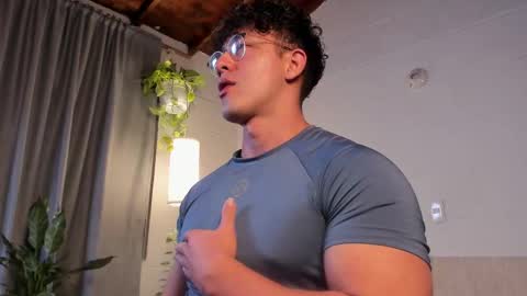 Snapshot of blake_levi chatting on February 22, 11:46 pm Blake Levi Independent Model online show from February 22, 11:46 pm