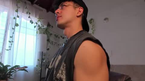 Snapshot of blake_levi chatting on July 14, 3:07 pm Blake Levi Independent Model online show from July 14, 3:07 pm