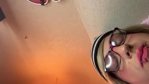 Snapshot of blakelytgirl chatting on January 17, 6:15 am Blakely Morningstar online show from January 17, 6:15 am