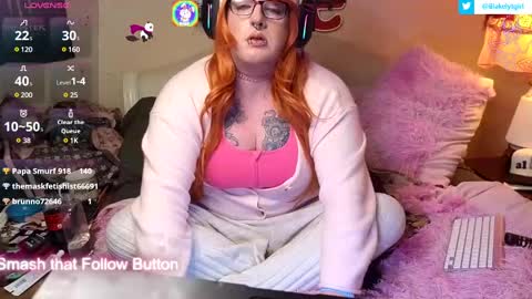 Snapshot of blakelytgirl chatting on February 14, 6:02 am Blakely Morningstar online show from February 14, 6:02 am