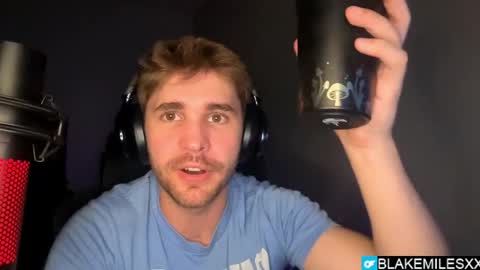 Snapshot of blakemiles2 chatting on April 25, 2:58 am Blake Miles online show from April 25, 2:58 am