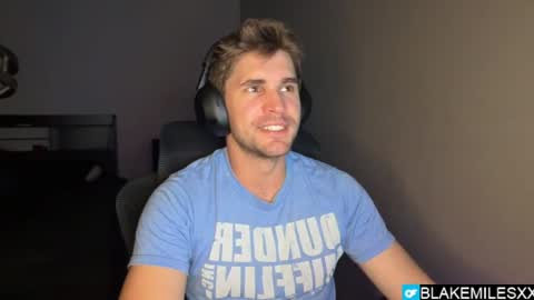 Snapshot of blakemiles2 chatting on May 27, 2:30 am Blake Miles online show from May 27, 2:30 am